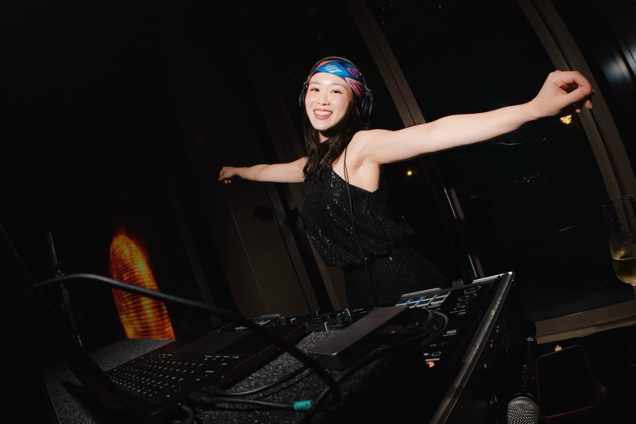 DJ Nola SG press photo 1