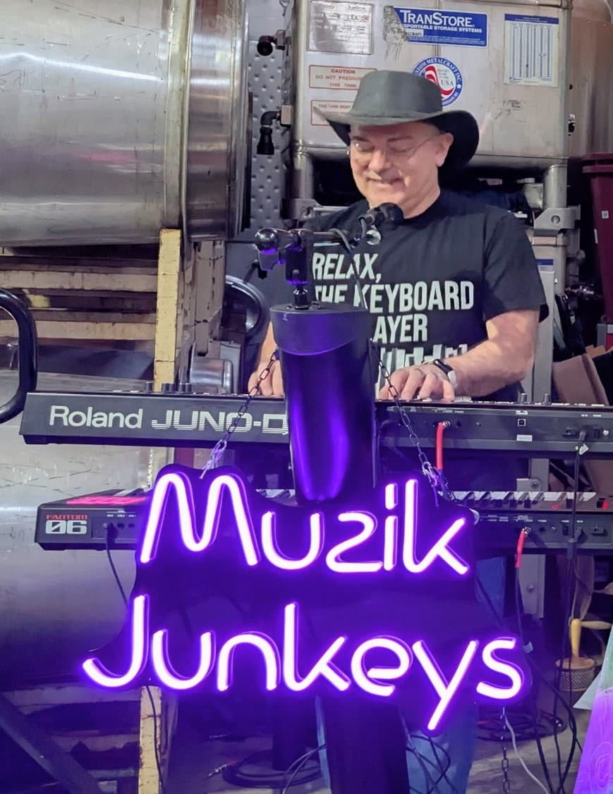 Muzik Junkeys press photo 2