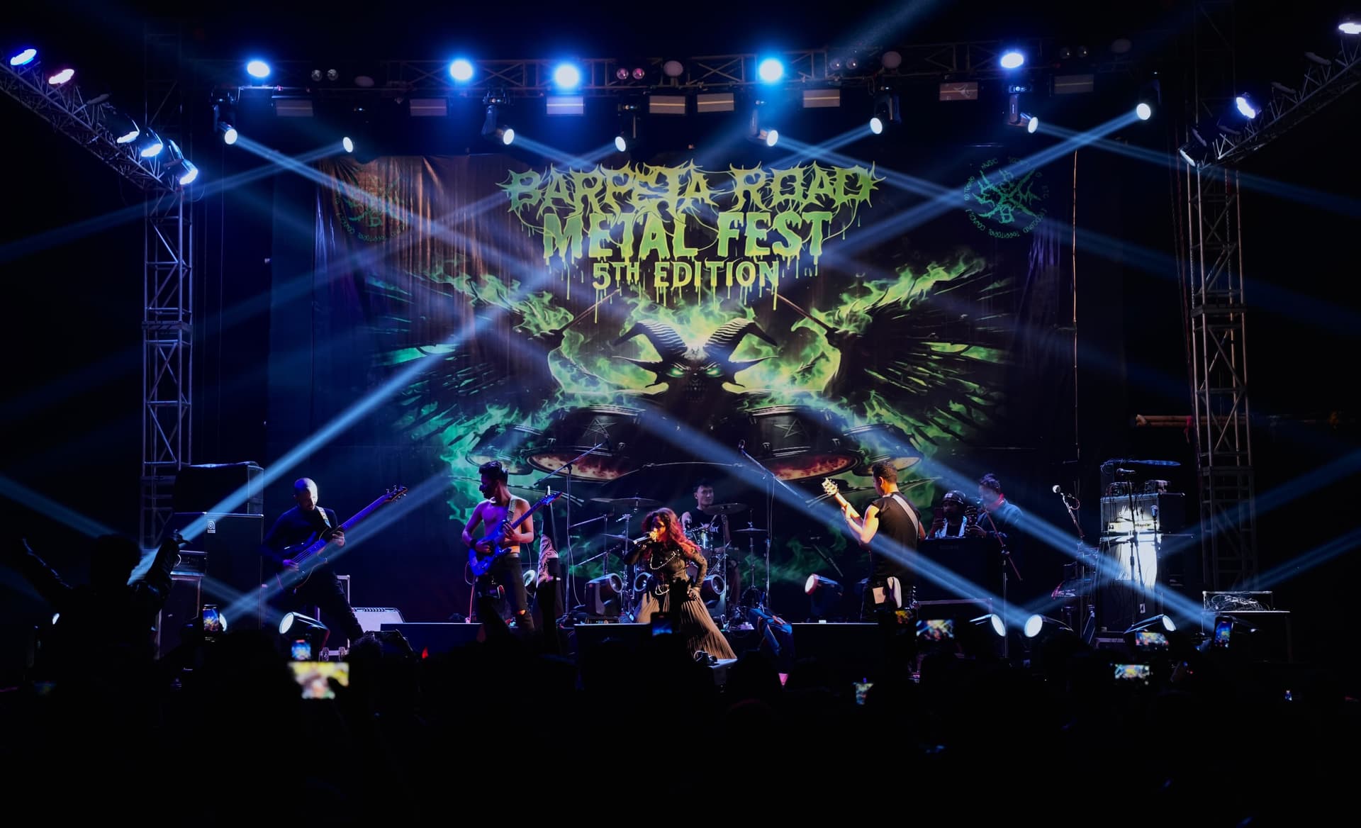 War Tonight press photo 3